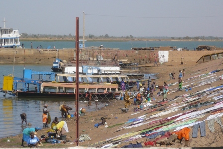 Cleaning at the Niger River bank at Segou